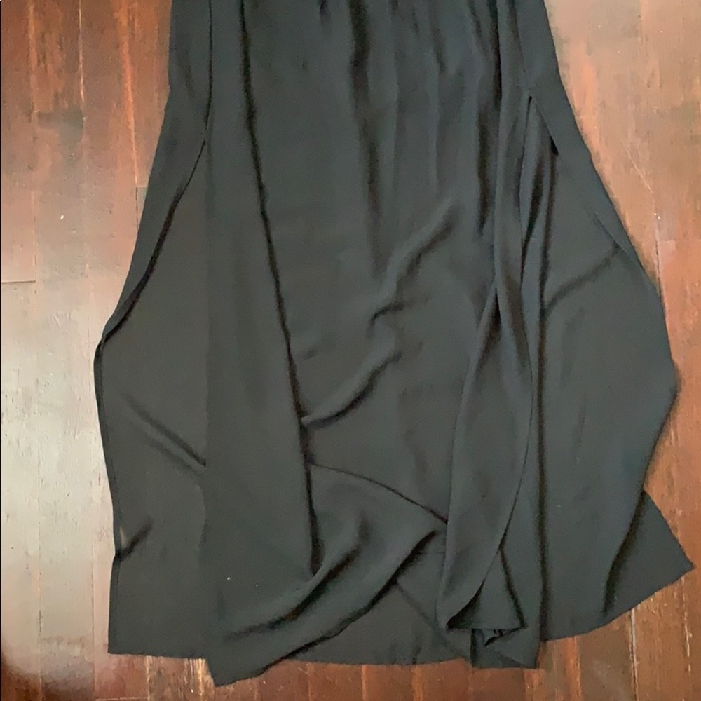 Black and White Strip Flowy Dress - Picture 2 of 4